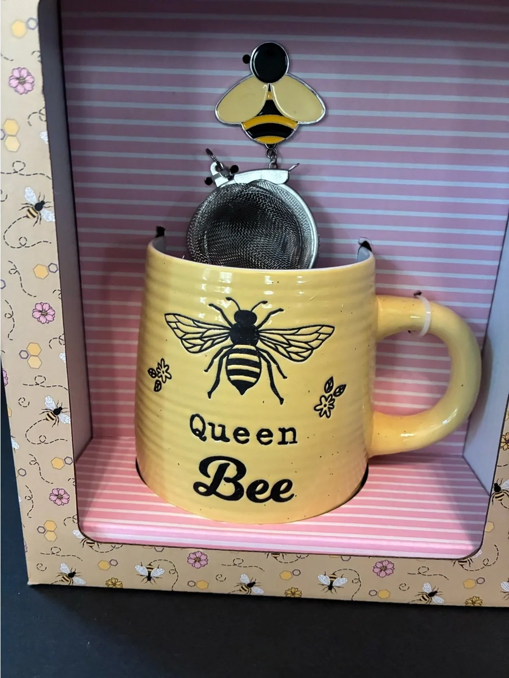 Queen Bee mug & tea infuser set